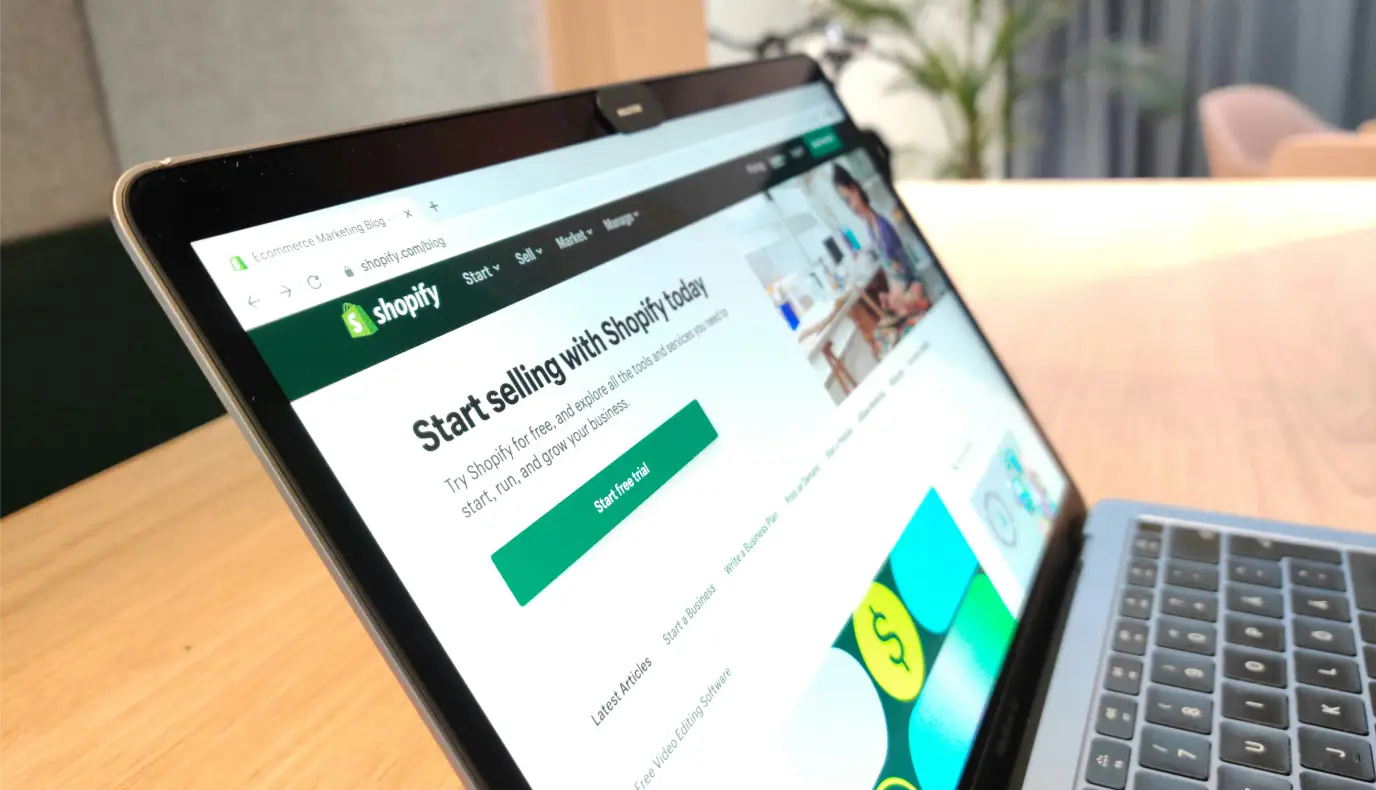 Shopify laptop